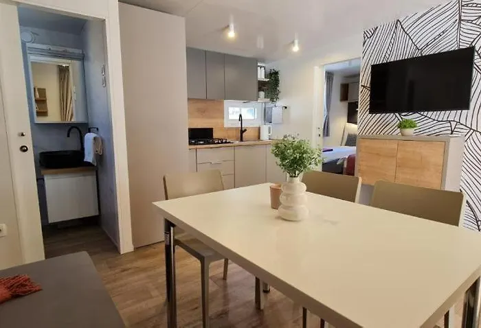 Olive Mobile Dom wakacyjny Biograd Na Moru